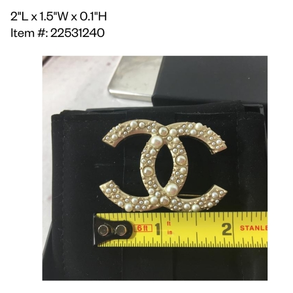 Wanted Authentic Channel brooch - Picture 2 of 3